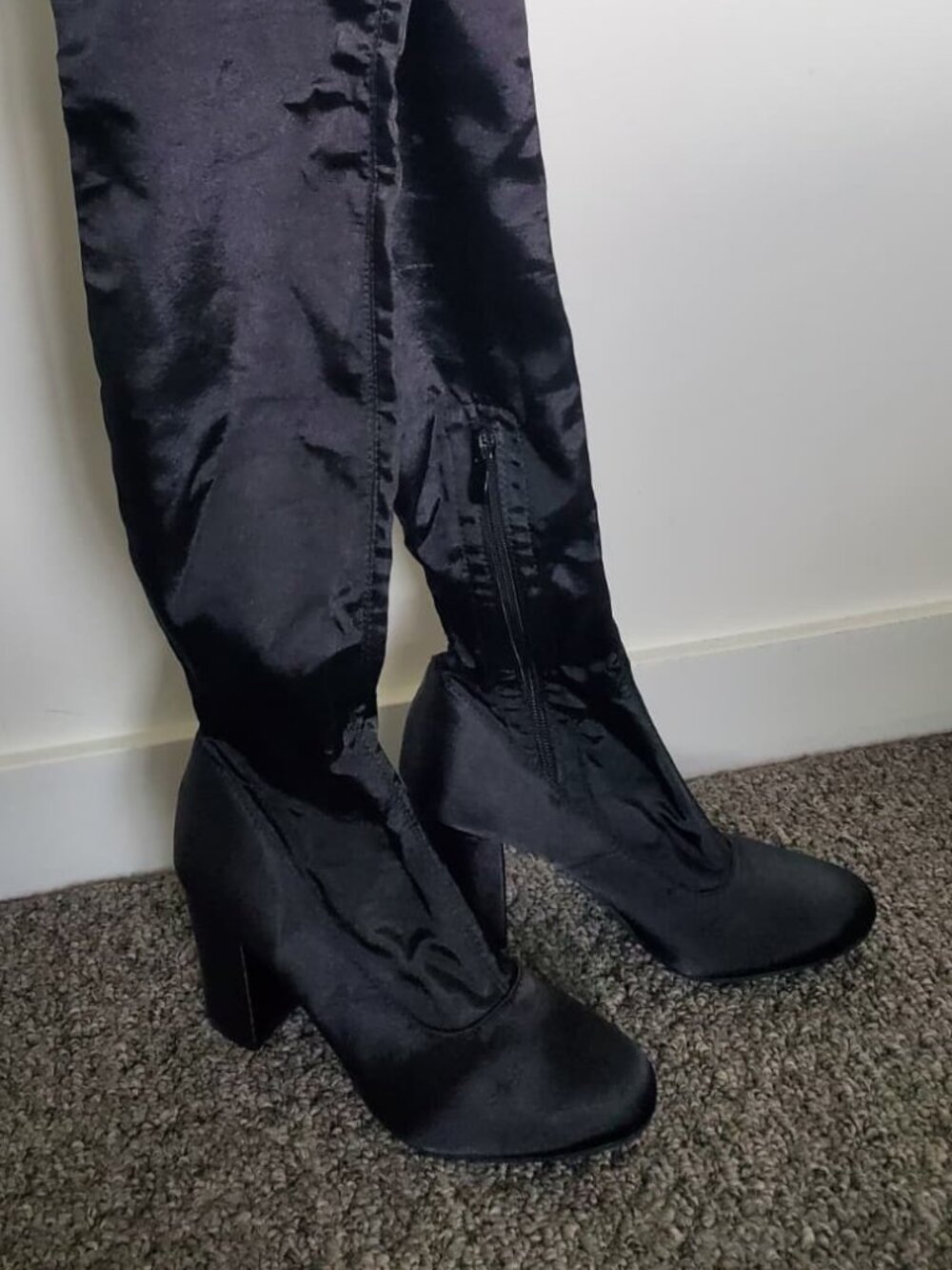 Knee high boots NWOT